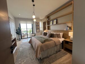 Amplia recámara principal en departamento de lujo en venta en Vela Towers