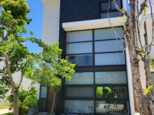 Fachada de casa en venta en Tulum Country Club.jpg
