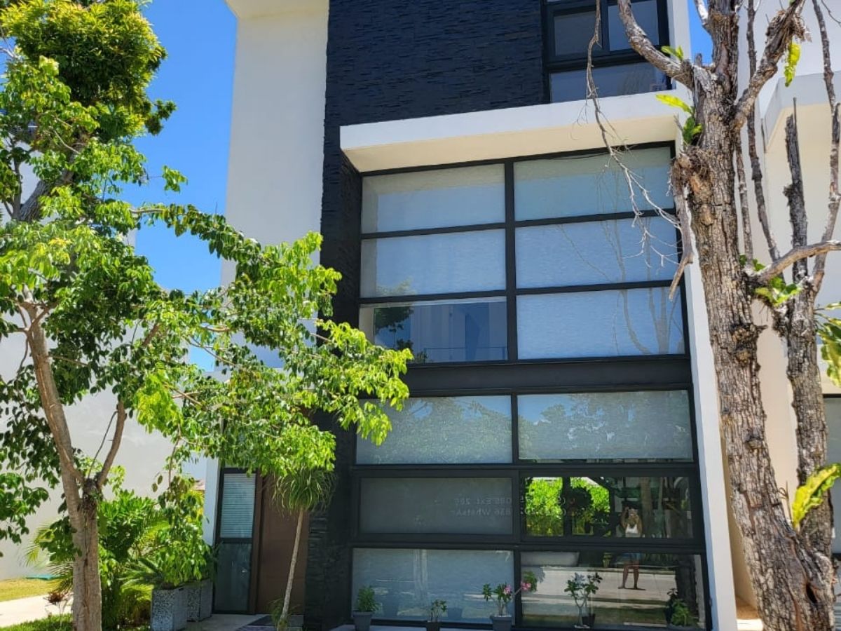 Fachada de casa en venta en Tulum Country Club.jpg