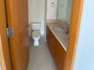 Medio baño en departamento en renta en zona hotelera Cancún