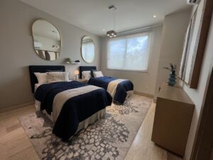 Recámaras secundarias con gran espacion en departamento en venta en Cancún