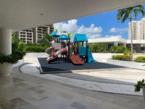Amenidades para niños en epartamento premium en Puerto Cancún dentro de desarrollo residencial exclusivo
