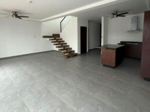 Casa en Aqua Residencial Cancún con amplios espacios y tres habitaciones