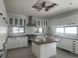 Cocina integral amplia en casa en renta en Villa Magna Cancún