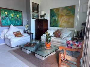 Condominio de lujo en Isla Dorada Cancún con vista panorámica a la laguna y acceso a amenidades premium