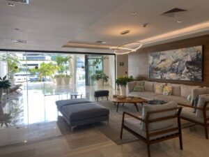 Departamento de alta gama en Puerto Cancún con acabados premium y club residencial