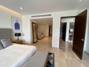 Departamento de lujo en venta en Puerto Cancún cerca de zona hotelera y campo de golf