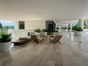 Departamento premium en Puerto Cancún en venta con espacios amplios y amenidades de alta gama