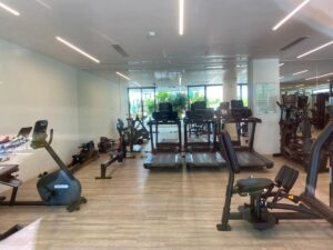Residencia de alta gama en venta en Puerto Cancún con gimnasio equipado