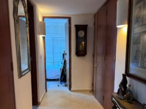 Residencial Isla Dorada en Cancún con departamentos de lujo y amenidades exclusivas frente a la laguna