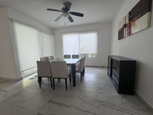 Amplio comedor en residencia en renta en Zona Hotelera Cancún