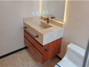 Casa de lujo en Tulum Country Club con áreas sociales amplias y acabados de calidad superior