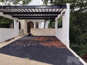 Casa de lujo en venta en Tulum Country Club con diseño moderno y amplios espacios iluminados