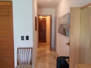 Departamento de lujo de 2 recámaras en Isla Dorada Cancún con amenidades de primer nivel y áreas verdes