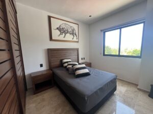 Departamento en Cancún muy cerca de Avenida Huayacán con 2 recámaras