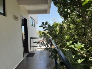 Departamento en Huayacán Cancún con espacios abiertos, terraza y acabados de lujo