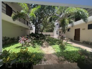 Departamento moderno en renta en Cipres Huayacán con espacios abiertos e iluminados
