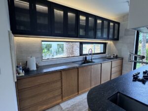 Residencia de lujo en Lagos del Sol Cancún con cocina integral de lujo y meseta de cuarzo