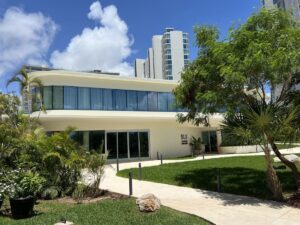 SPA en departamento exclusivo frente al mar en SLS Puerto Cancún con acceso a playa y amenidades premium